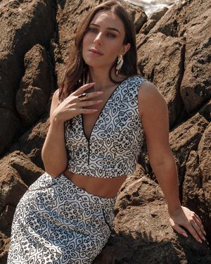 Conjunto Saia Midi e Top Decote com Vivo