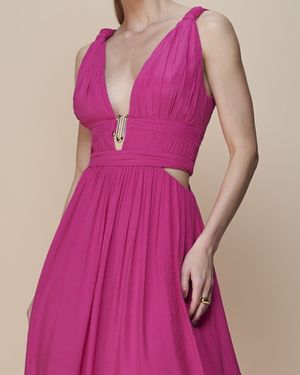 Vestido Maxi Decote com Detalhe Metal