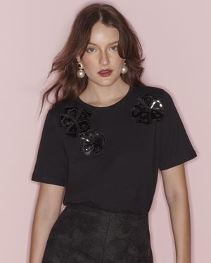 T-Shirt Aplicação Flores