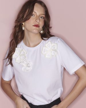 T-Shirt Aplicação Flores