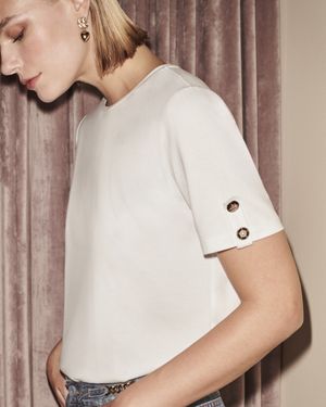 T-shirt Detalhe Botões
