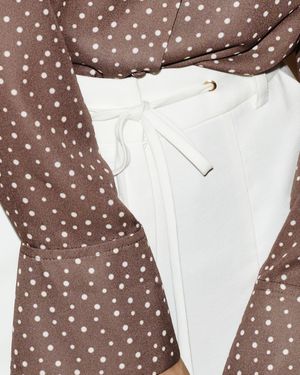 Calça Regular Cós Detalhe Ilhós