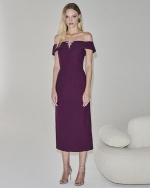 Vestido Midi Ombro a Ombro com Broche