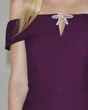 Vestido Midi Ombro a Ombro com Broche