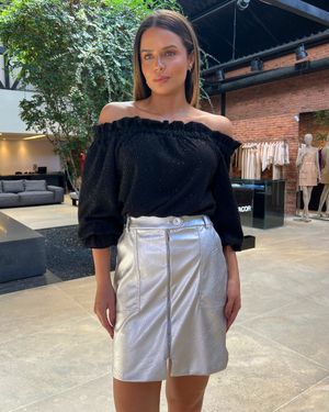 Blusa Ombro a Ombro Manga Longa Babado