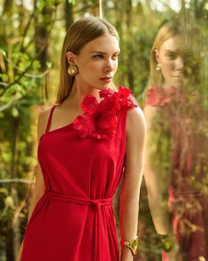 Vestido Um Ombro So Com Flor