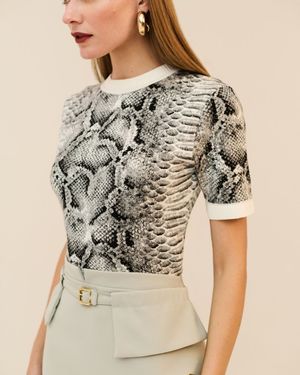 Blusa Manga Curta Jacquard Animal Print