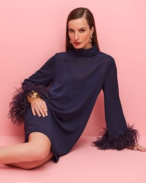 Vestido Mini Manga 7/8 com Plumas 
