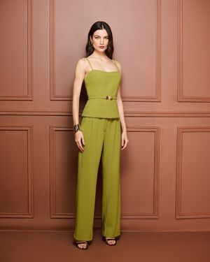 Conjunto Top com Cinto e Calça Pantalona