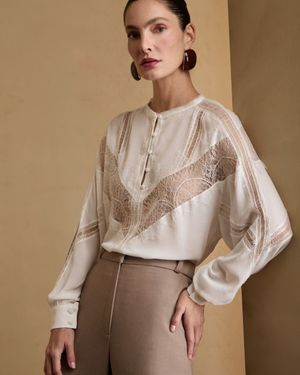 Camisa Manga Longa Ampla com Renda Chantilly