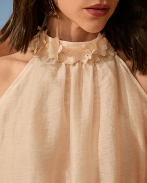 Blusa Alongada Gola Flor