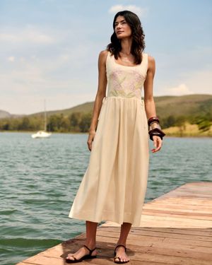 Vestido Midi Bordado Color 