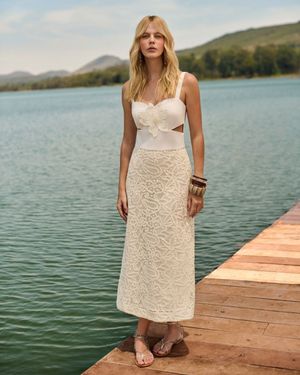 VESTIDO SAIA GUIPIR COM FLOR