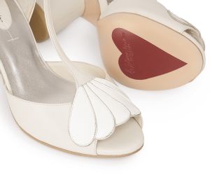 Sandália Pétalas - Aveia + Off-White | salto grosso 6.5cm