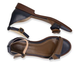 Sandália Baixa Miyake | Marinho + Fendi | salto baixo 2cm