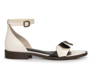 Sandália Baixa Miyake | Off White + Preto | salto baixo 2cm
