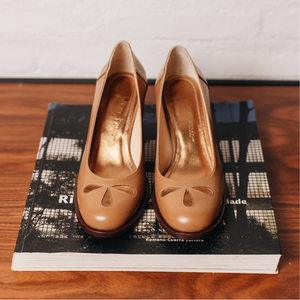 Scarpin Sandra - Camelo | salto médio 6,5cm