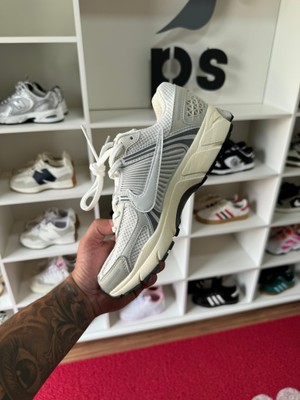 Foto do produto Tênis Nike Air Zoom Vomero 5 Platinum Tint (PRONTA ENTREGA)