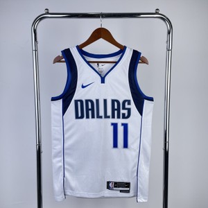 Foto do produto Regata NBA Dallas Mavericks Nike Association Edition Swingman Jersey Branca Kyrie Irving 11