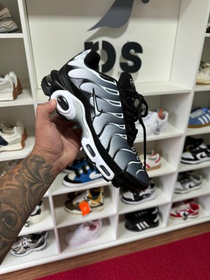 Foto do produto Tênis Nike Air Max Plus Black Metallic Silver (PRONTA ENTREGA)