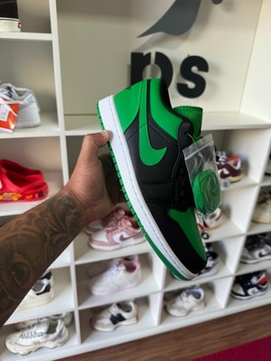 Foto do produto Tênis Air Jordan 1 Low Black Lucky Green (PRONTA ENTREGA)