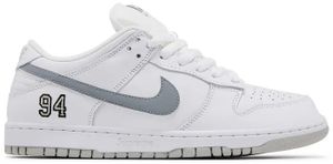 Foto do produto Tênis Nike Supreme x Nike Dunk Low SB White Metallic Silver