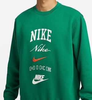 Foto do produto Moletom Nike Club BB Crew Stack
