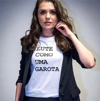 quem usa monica iozzi