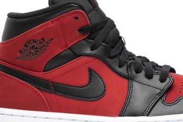 Foto do produto Tênis Air Jordan 1 Mid Banned 2018