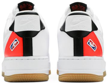 Foto do produto Tênis Nike NBA x Air Force 1 '07 LV8 White Bright Crimson