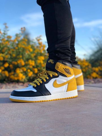 Foto do produto Tênis Air Jordan 1 Retro High OG Yellow Ochre