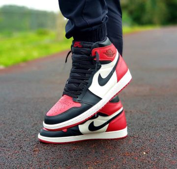 Foto do produto Tênis Air Jordan 1 Retro High OG Bred Toe