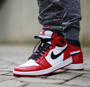 Foto do produto Tênis Air Jordan 1 Retro High OG Chicago 2015