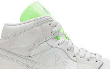 Foto do produto Tênis Air Jordan 1 Mid Ghost Green