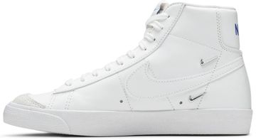 Foto do produto Tênis Nike Blazer Mid 77 SE Sisterhood - White Metallic Silver