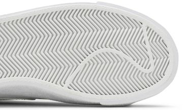 Foto do produto Tênis Nike Blazer Mid 77 SE Sisterhood - White Metallic Silver
