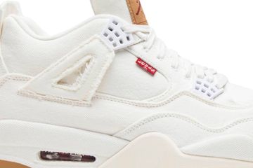 Foto do produto Tênis Levi's x Air Jordan 4 Retro White Denim