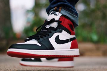 Foto do produto Tênis  Air Jordan 1 Retro High OG Black Toe 2016