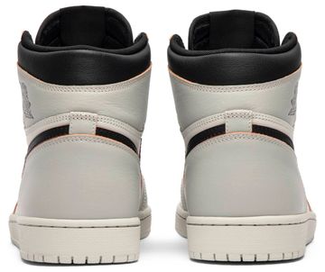 Foto do produto Tênis  Air Jordan 1 High SB NYC to Paris