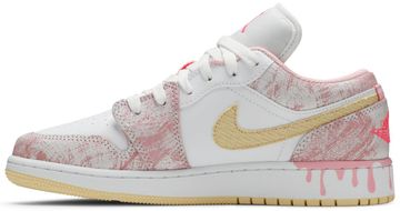 Foto do produto Tênis Air Jordan 1 Low GS Strawberry Ice Cream