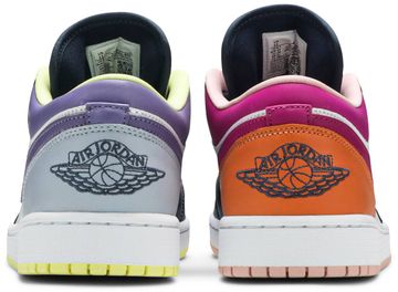 Foto do produto Tênis Air Jordan 1 Low SE Mismatched - Purple Magenta