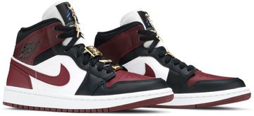 Foto do produto Tênis  Air Jordan 1 Mid SE Gold Pendants