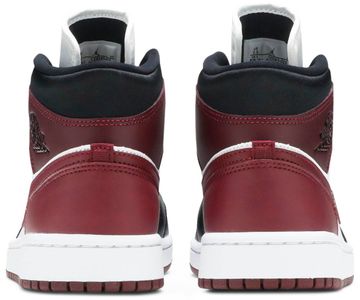 Foto do produto Tênis  Air Jordan 1 Mid SE Gold Pendants