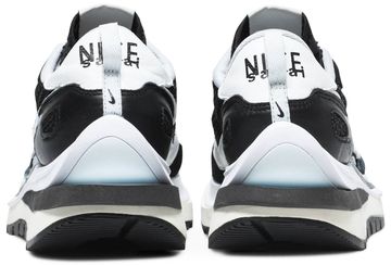 Foto do produto Tênis Nike Sacai x VaporWaffle Black White