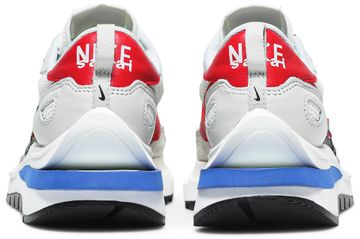 Foto do produto Tênis Nike Sacai x VaporWaffle Sail