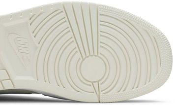 Foto do produto Tênis  Air Jordan 1 Mid SE Sail Light Blue