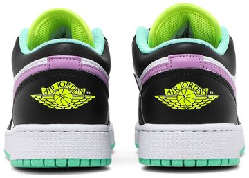 Foto do produto Tênis Air Jordan 1 Low GS White Violet Shock