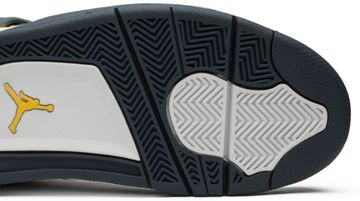Foto do produto Tênis Air Jordan 4 Retro LS Lightning