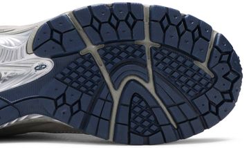 Foto do produto Tênis New Balance 2002R OG Light Grey