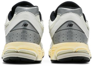 Foto do produto Tênis New Balance Thisisneverthat x 2002R White